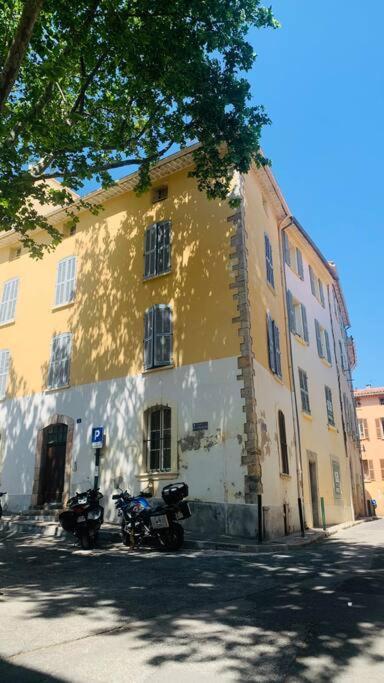Studio Cosy Avec Deux Velos Coeur De Ville Hyères Exterior foto